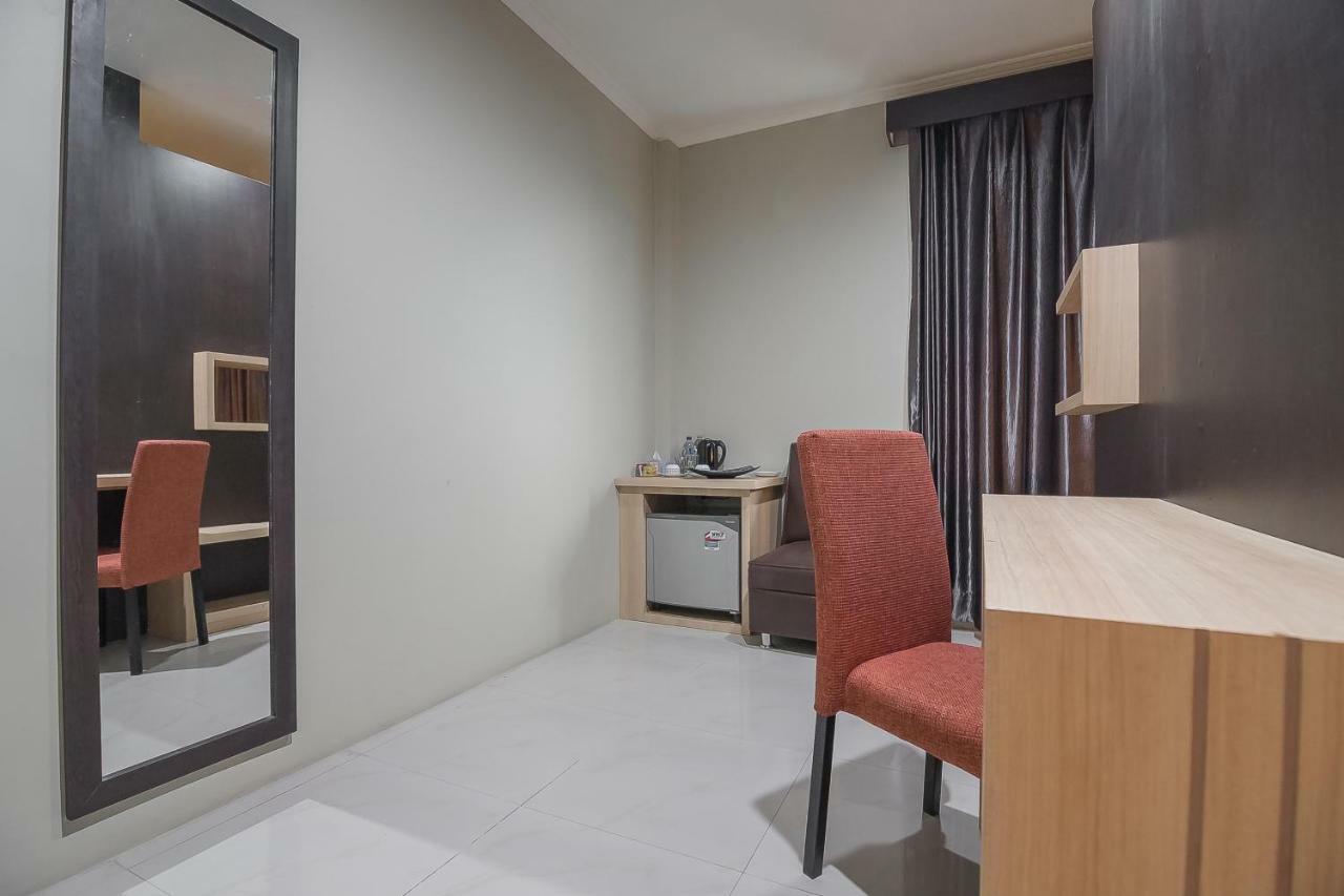Reddoorz Plus @ Tanjung Pandan Belitung 2 Eksteriør billede