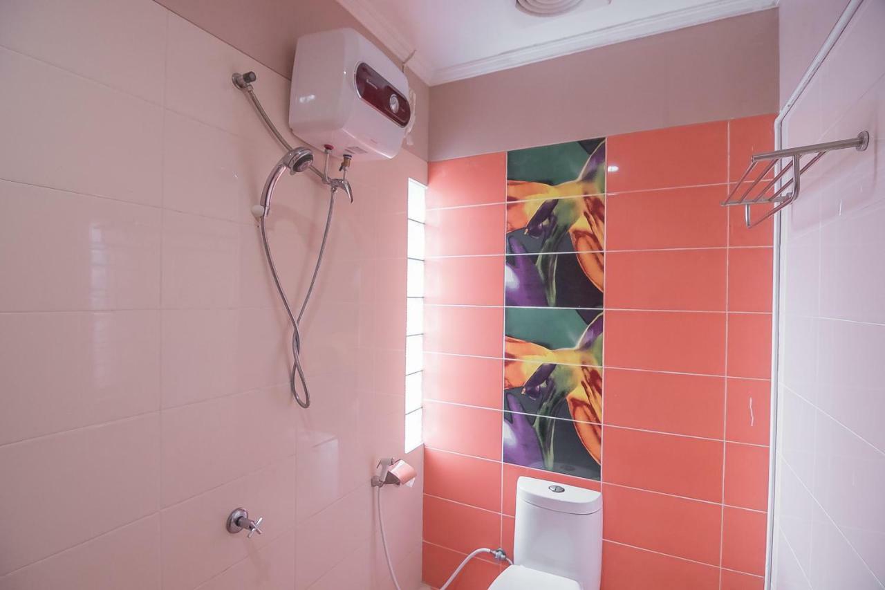 Reddoorz Plus @ Tanjung Pandan Belitung 2 Eksteriør billede