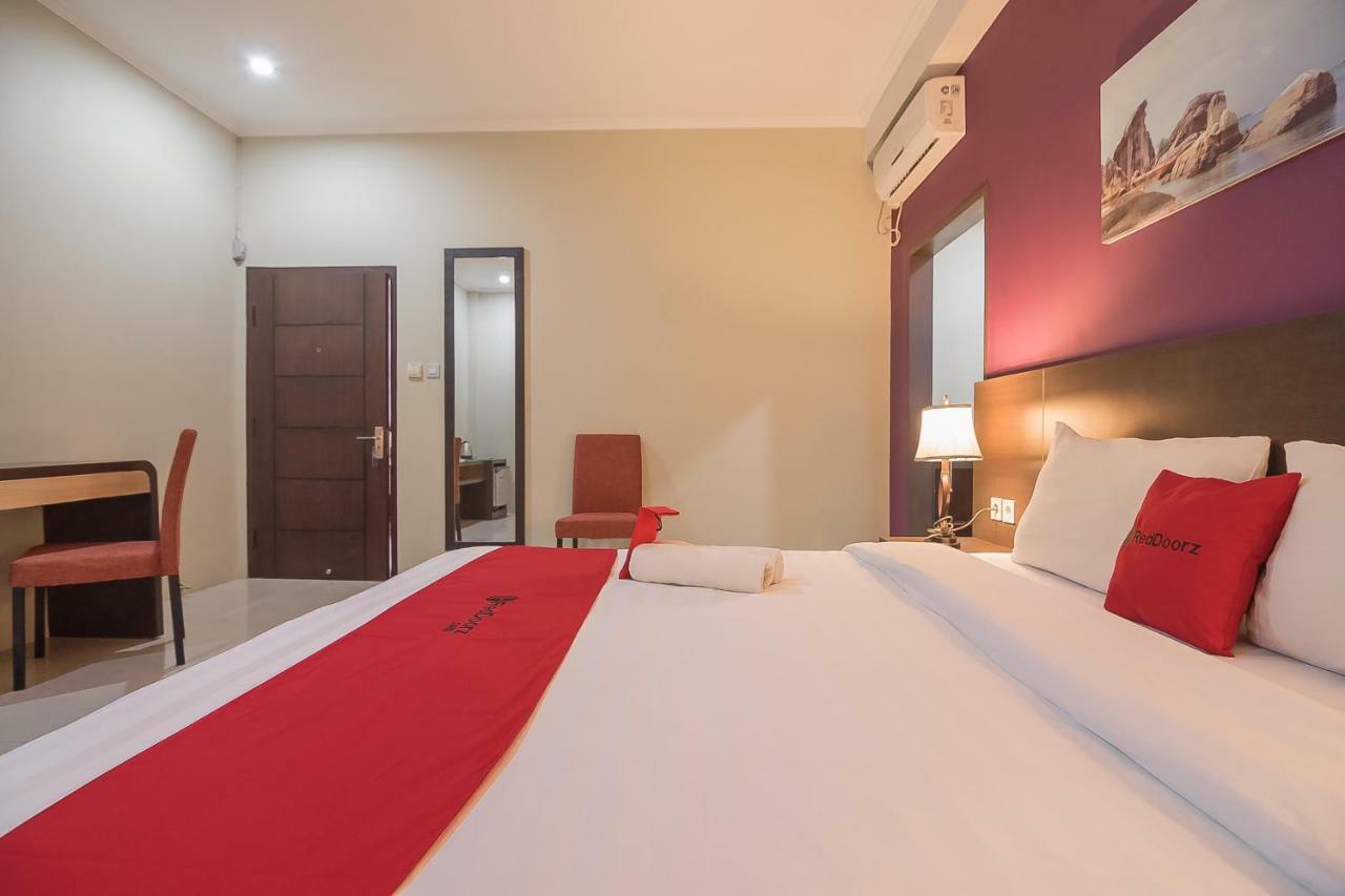 Reddoorz Plus @ Tanjung Pandan Belitung 2 Eksteriør billede