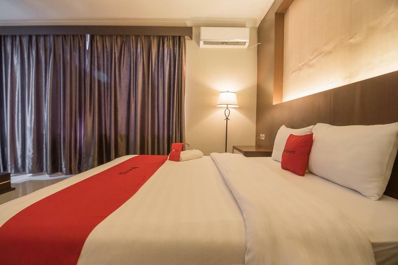 Reddoorz Plus @ Tanjung Pandan Belitung 2 Eksteriør billede