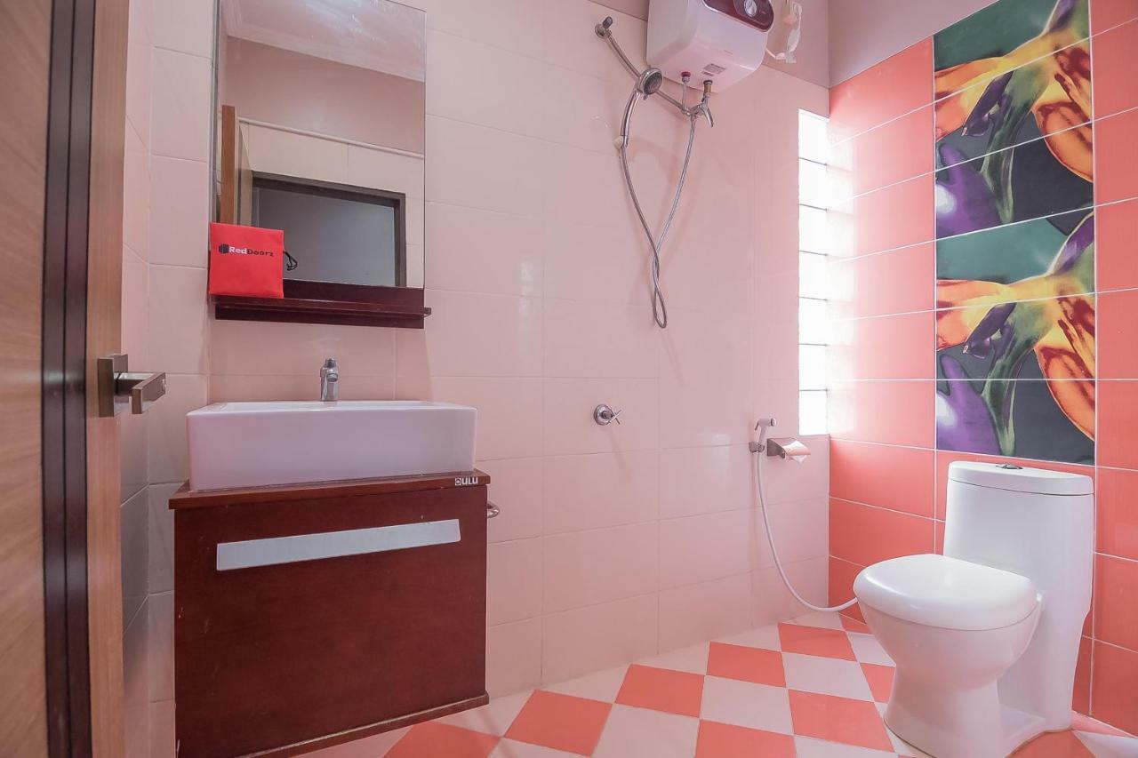 Reddoorz Plus @ Tanjung Pandan Belitung 2 Eksteriør billede