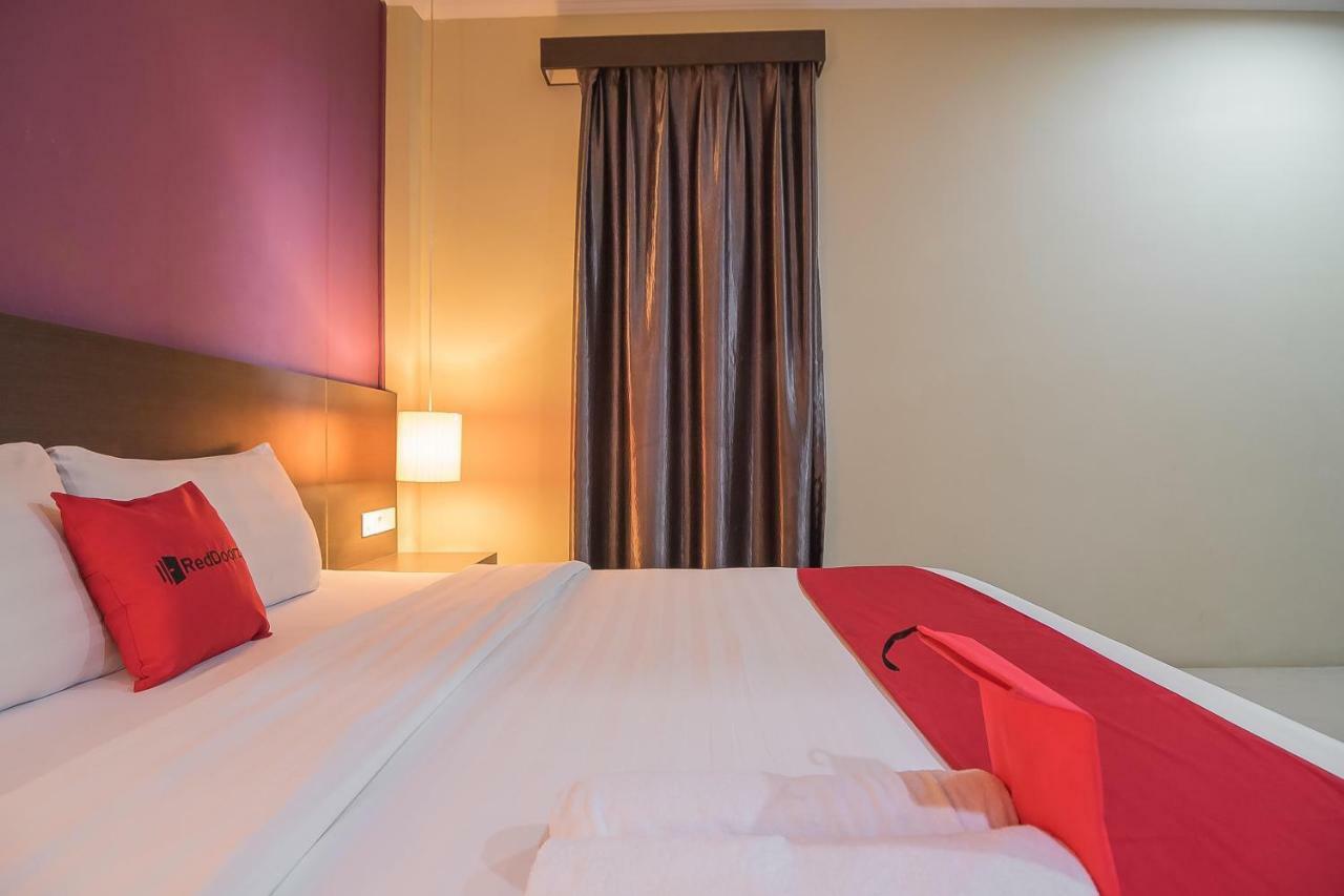 Reddoorz Plus @ Tanjung Pandan Belitung 2 Eksteriør billede